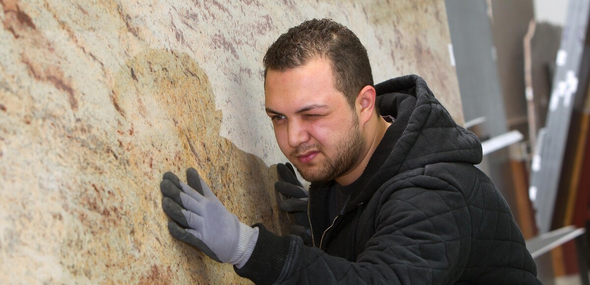 Pflege | Reinigung | Imprägnierung – Hinweise für Arbeitsplatten aus Naturstein Pflege | Reinigung | Imprägnierung – Hinweise für Arbeitsplatten aus Naturstein